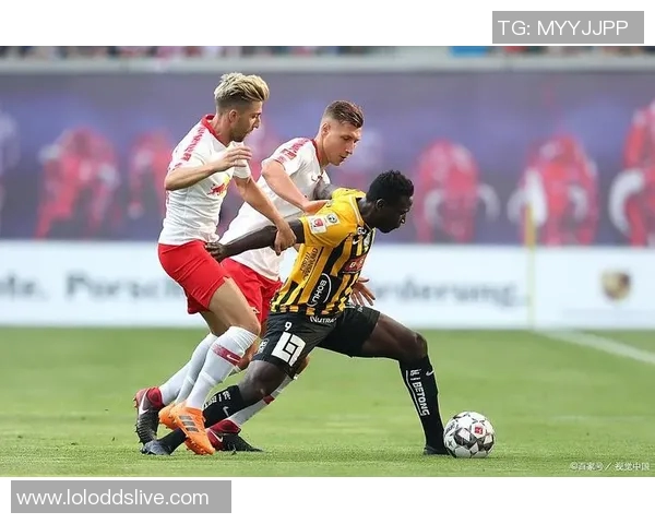 友谊赛激战：多特蒙德小胜莱比锡红牌事件引发全场热议